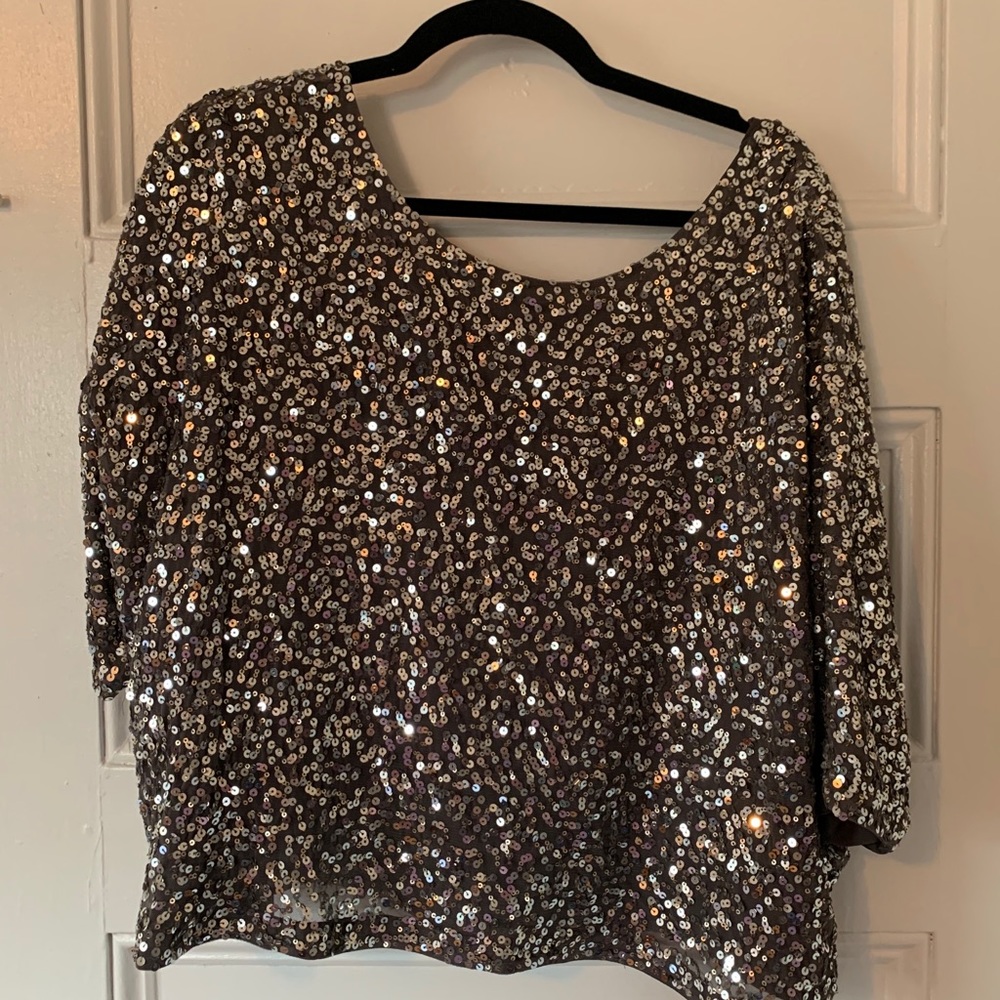 XL Sparkly Silver Top Express